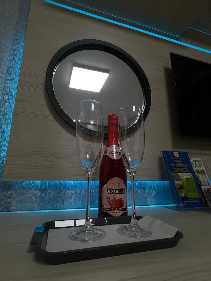 Voyage Cubic Adults Only Daire Sibiu Dış mekan fotoğraf