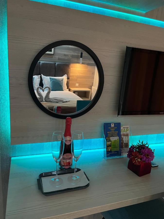 Voyage Cubic Adults Only Daire Sibiu Dış mekan fotoğraf